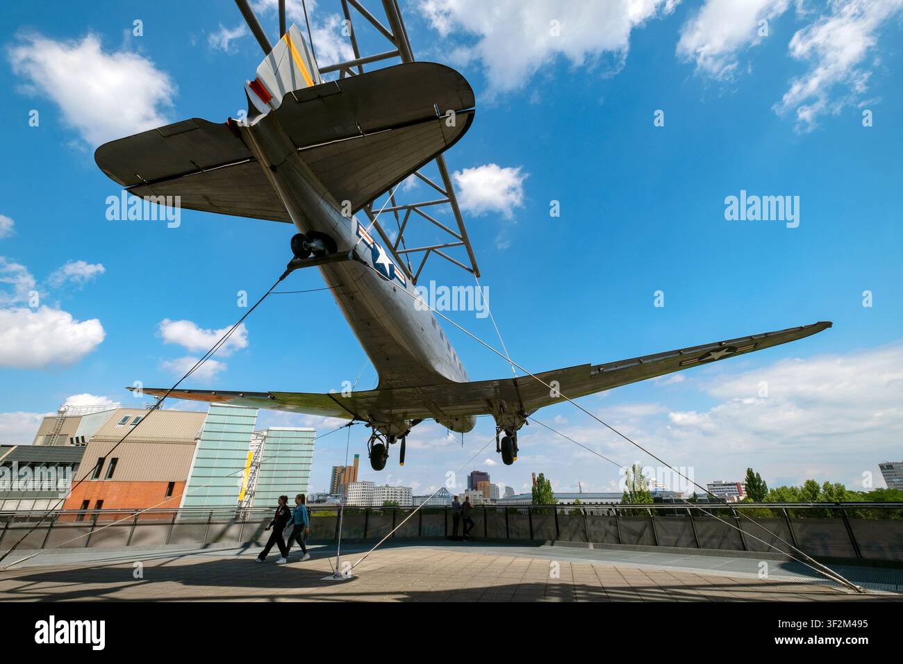 Un Douglas C-47 Skytrain de l'US Air Force, Musée des techniques allemandes, Berlin, Allemagne, Europe Banque D'Images