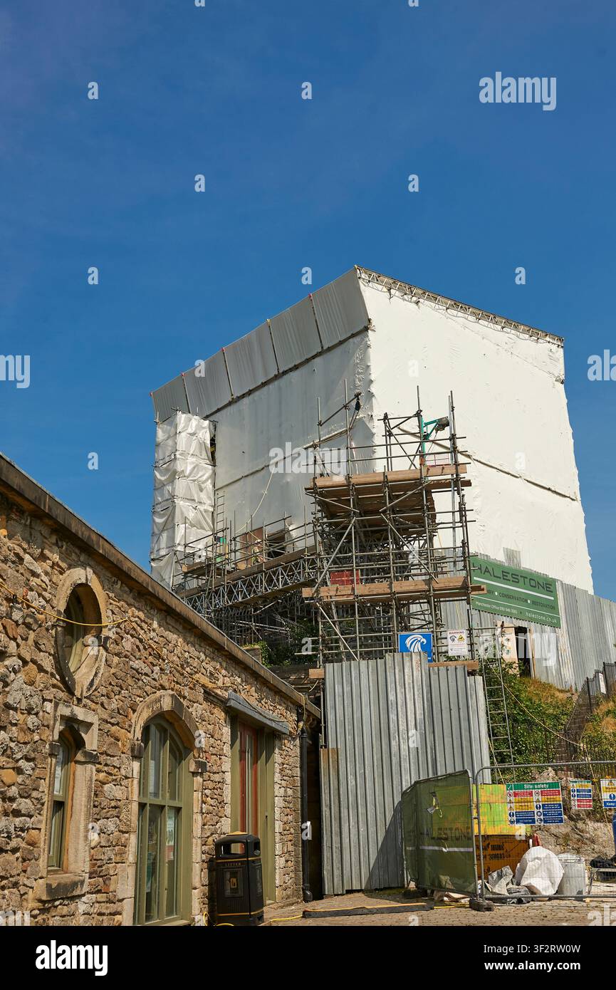 Château de Clitheroe enveloppé de bâches pendant les travaux de conservation Banque D'Images