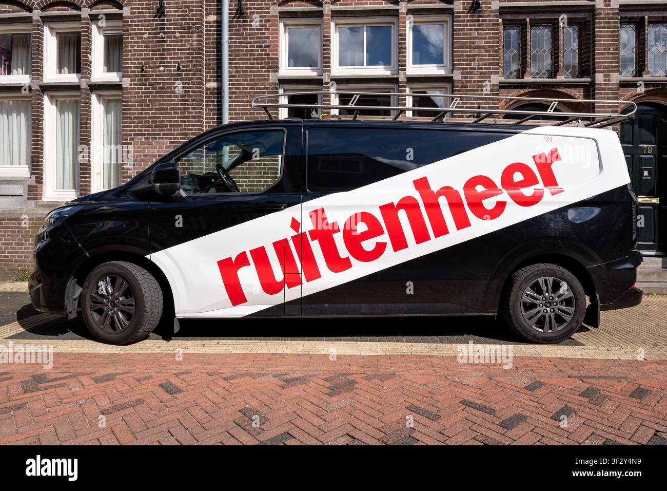 Van Ford Transit Custom Ruitenheer Banque D'Images