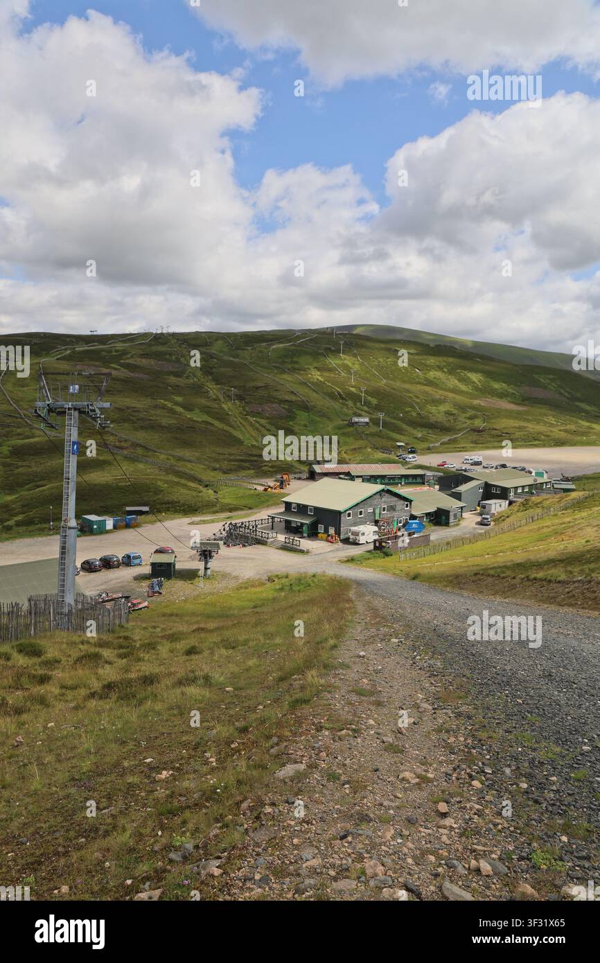 Télécabine et remontée mécanique du centre de ski Glenshee en Écosse, juillet 2026 Banque D'Images