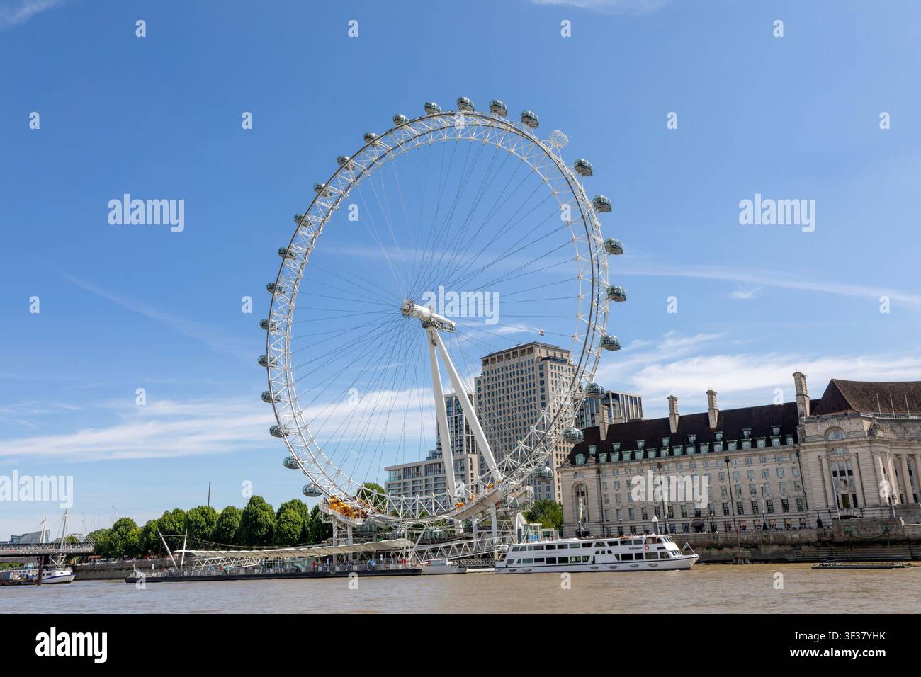 La grande roue London Eye, la roue Millennium, South Bank, la Tamise, Londres, Angleterre, Royaume-Uni Banque D'Images