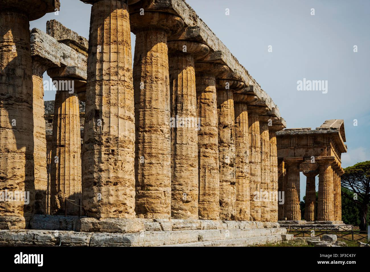 Le parc archéologique de Paestum. Temple d'Athéna. Banque D'Images
