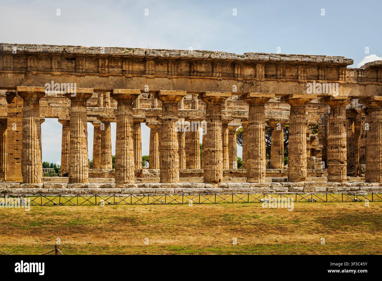Le parc archéologique de Paestum. Temple d'Athéna. Banque D'Images