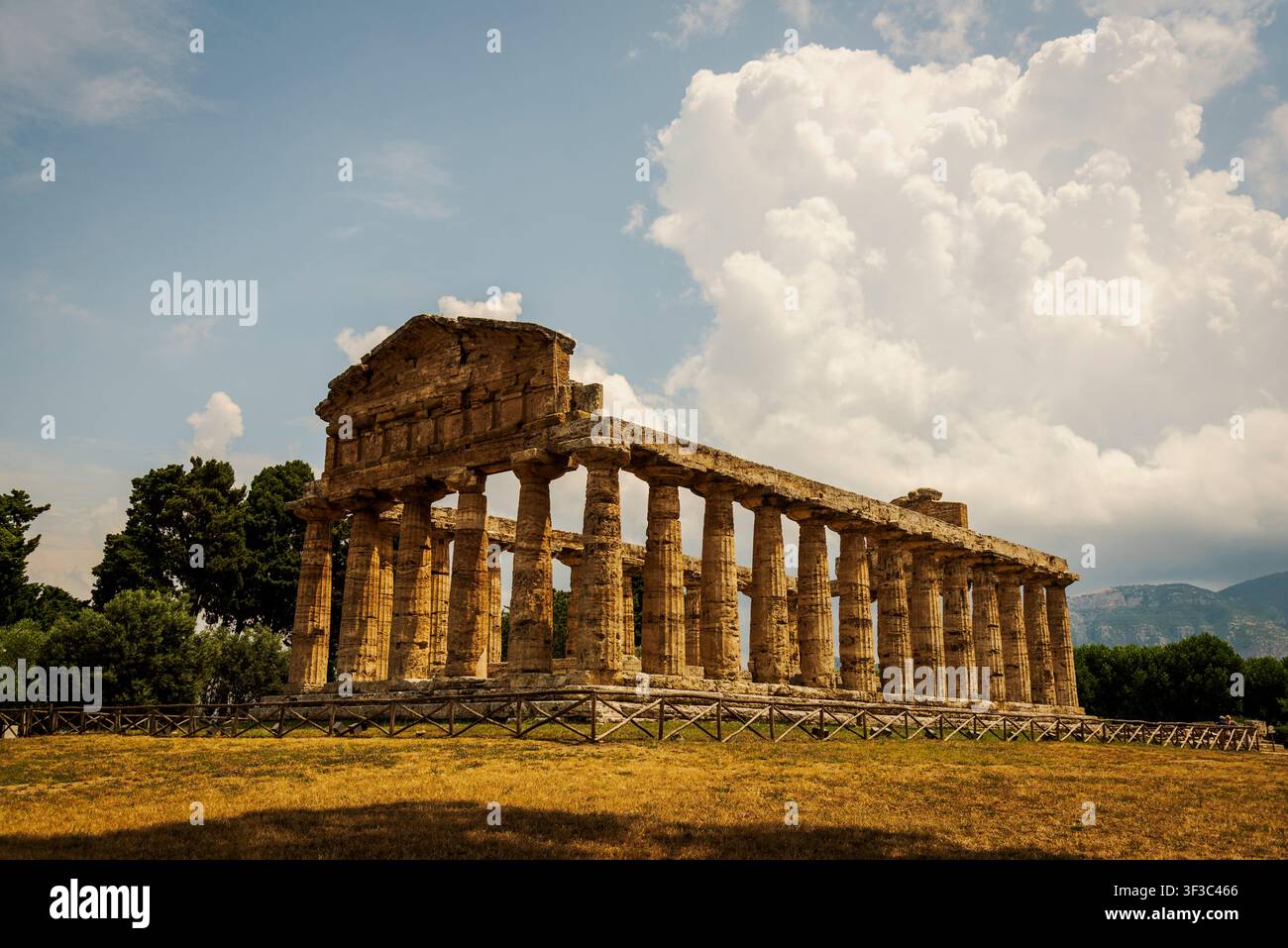 Le parc archéologique de Paestum. Temple d'Athéna. Banque D'Images