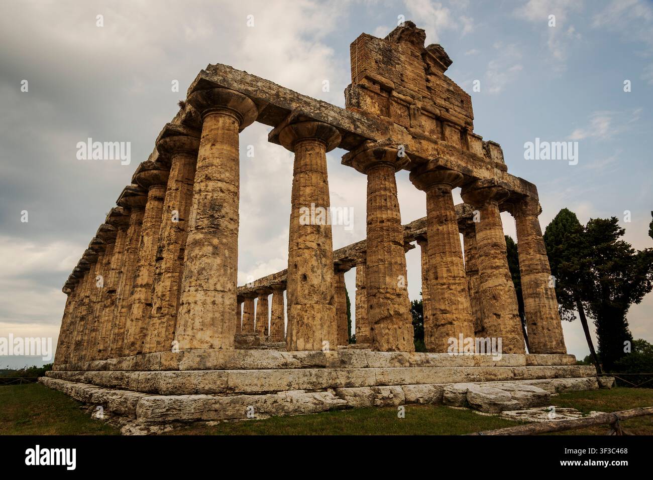 Le parc archéologique de Paestum. Temple d'Athéna. Banque D'Images