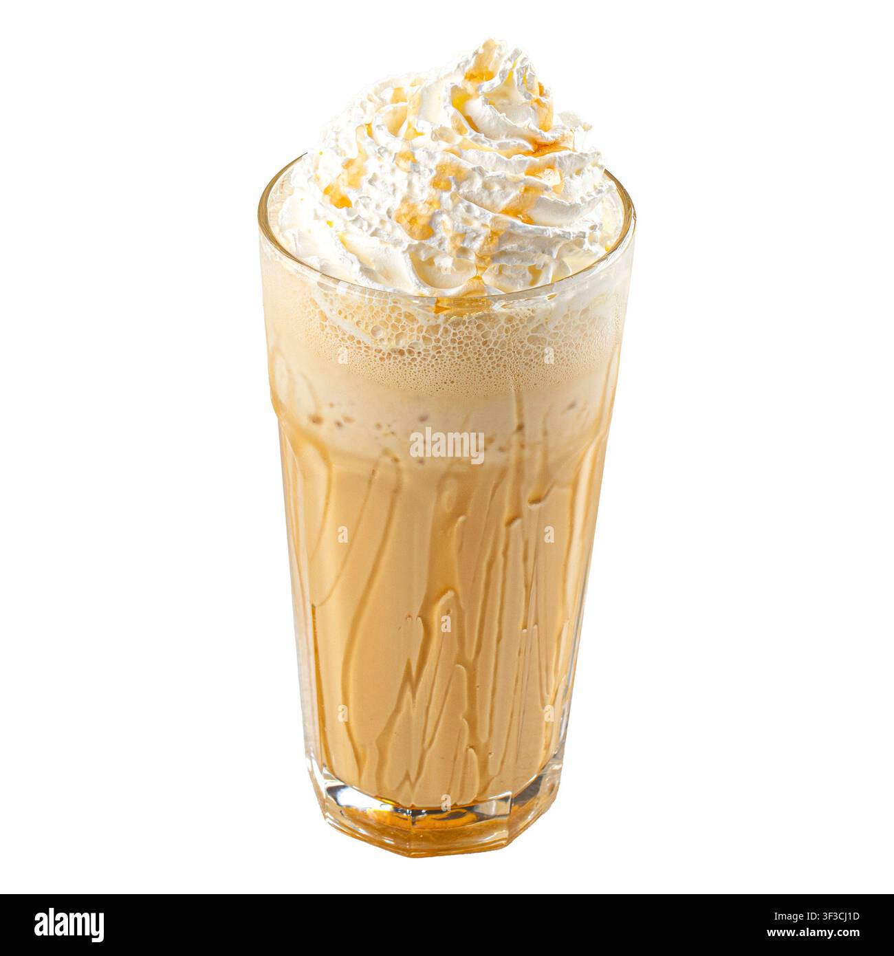 Verre de milkshake au café caramel isolé Banque D'Images