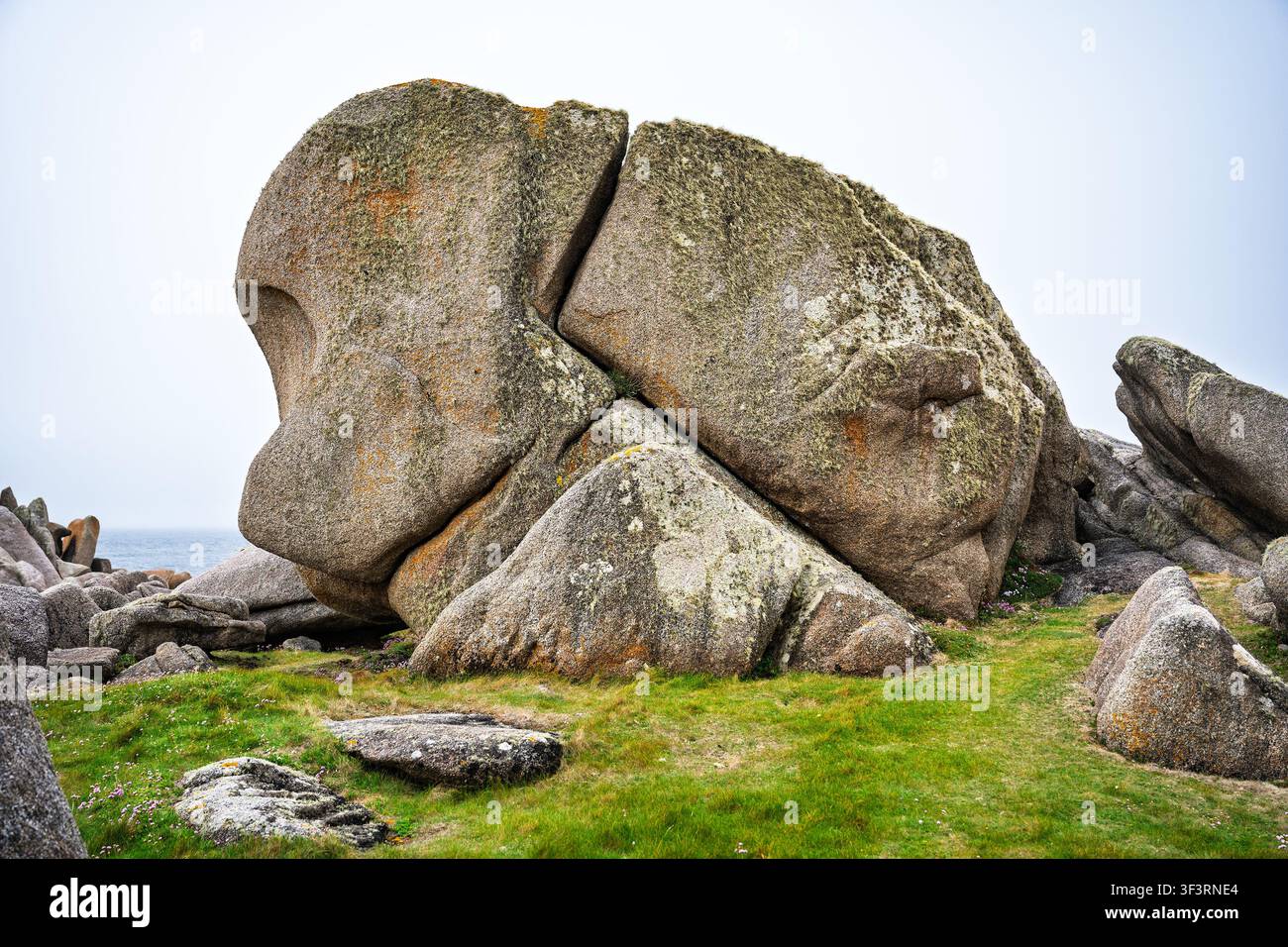 Boulanger naturel extraordinaire et érodé près d'Outer Head sur la péninsule de Peninnis, St Mary's, îles Scilly, Royaume-Uni. Banque D'Images