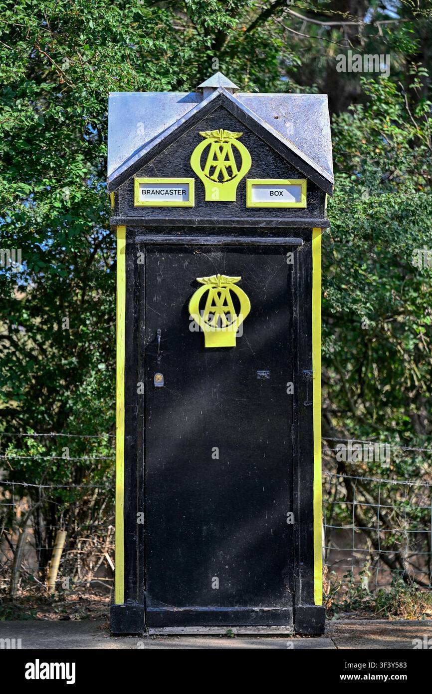 Cabine d'appel AA vintage à Brancaster Staithe, Norfolk, Royaume-Uni Banque D'Images