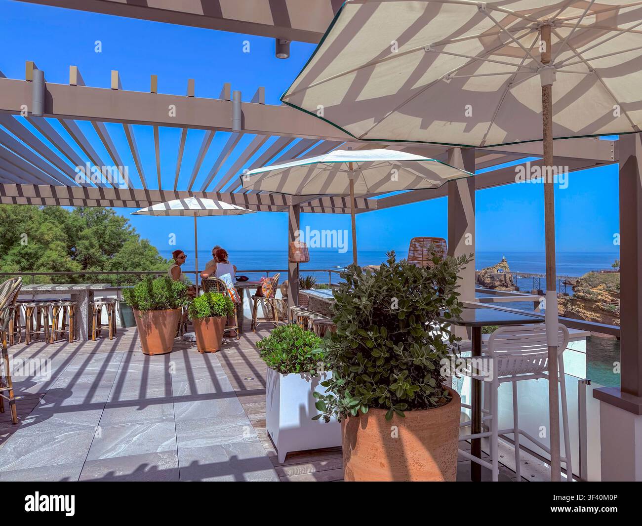 Biarritz, France, Vues grand angle des cafés français, restaurants, personnes à l'extérieur, terrasses sur les toits des hôtels, vues panoramiques, "Baie de Biscaye" Banque D'Images