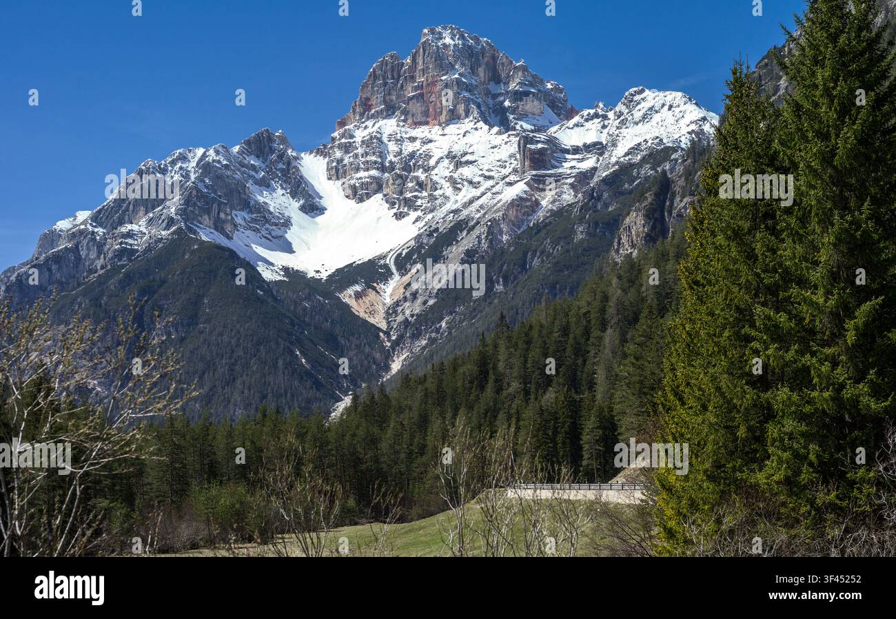 L'Italie, Dolomites, Veneto, la montagne de Croda Rossa vu de Misurina salon Banque D'Images