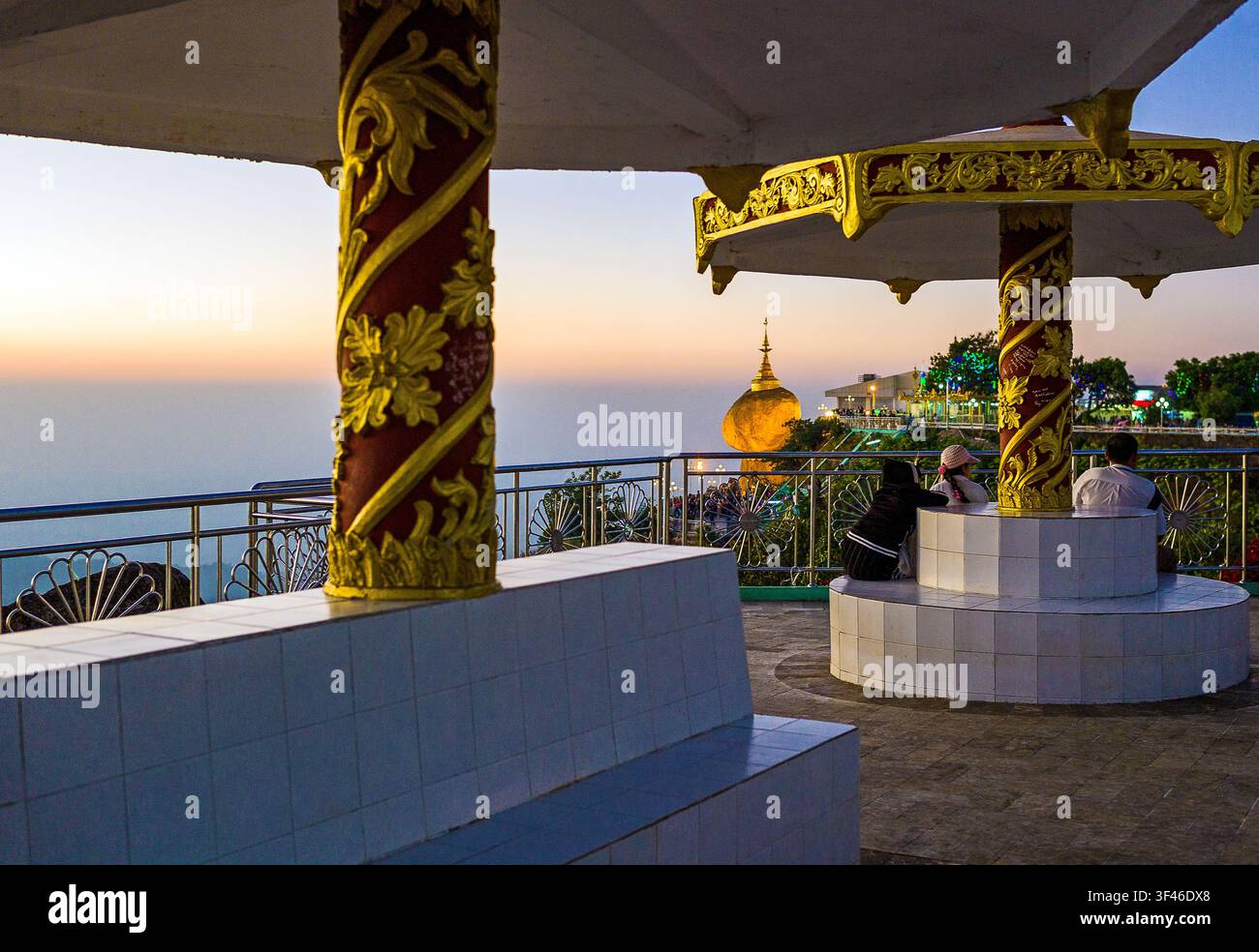 Le Myanmar, une terrasse de la montagnes sacrées du bouddhisme de Kyaikhto Banque D'Images