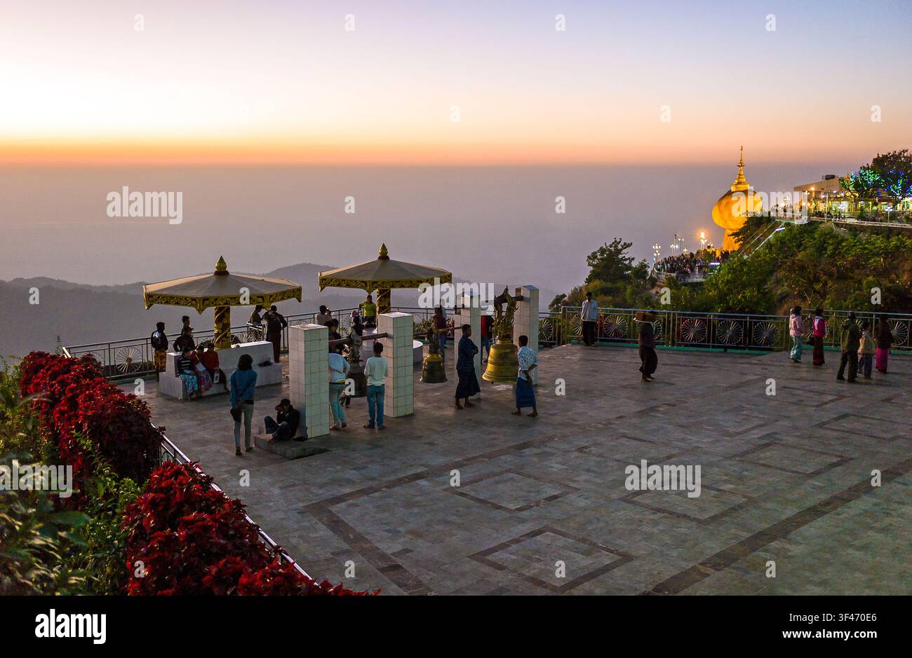 Le Myanmar, une terrasse de la montagnes sacrées du bouddhisme de Kyaikhto Banque D'Images