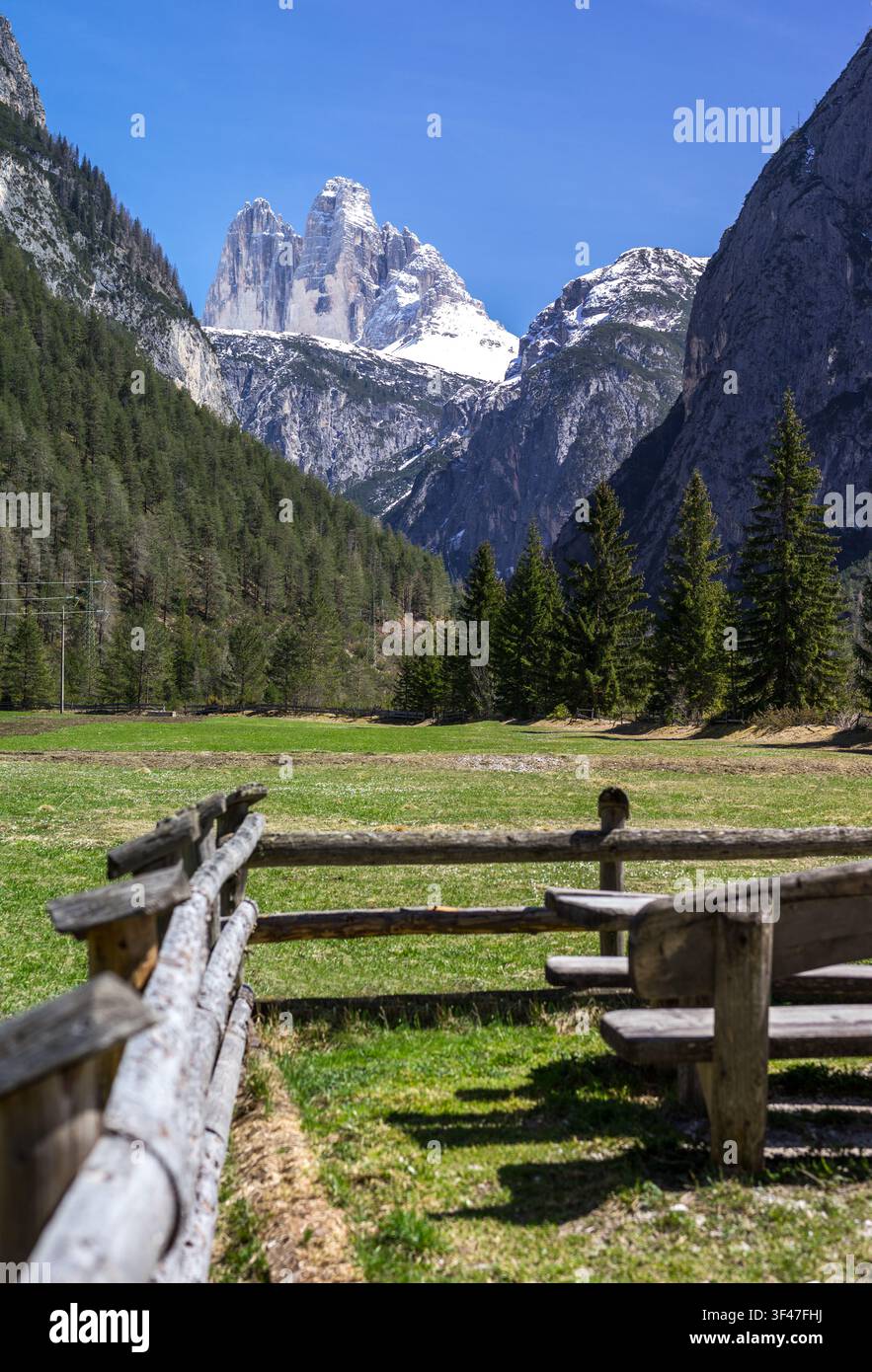 L'Italie, Dolomites, Veneto, le Lavaredo mountain vu de la zone Dobbiago Banque D'Images
