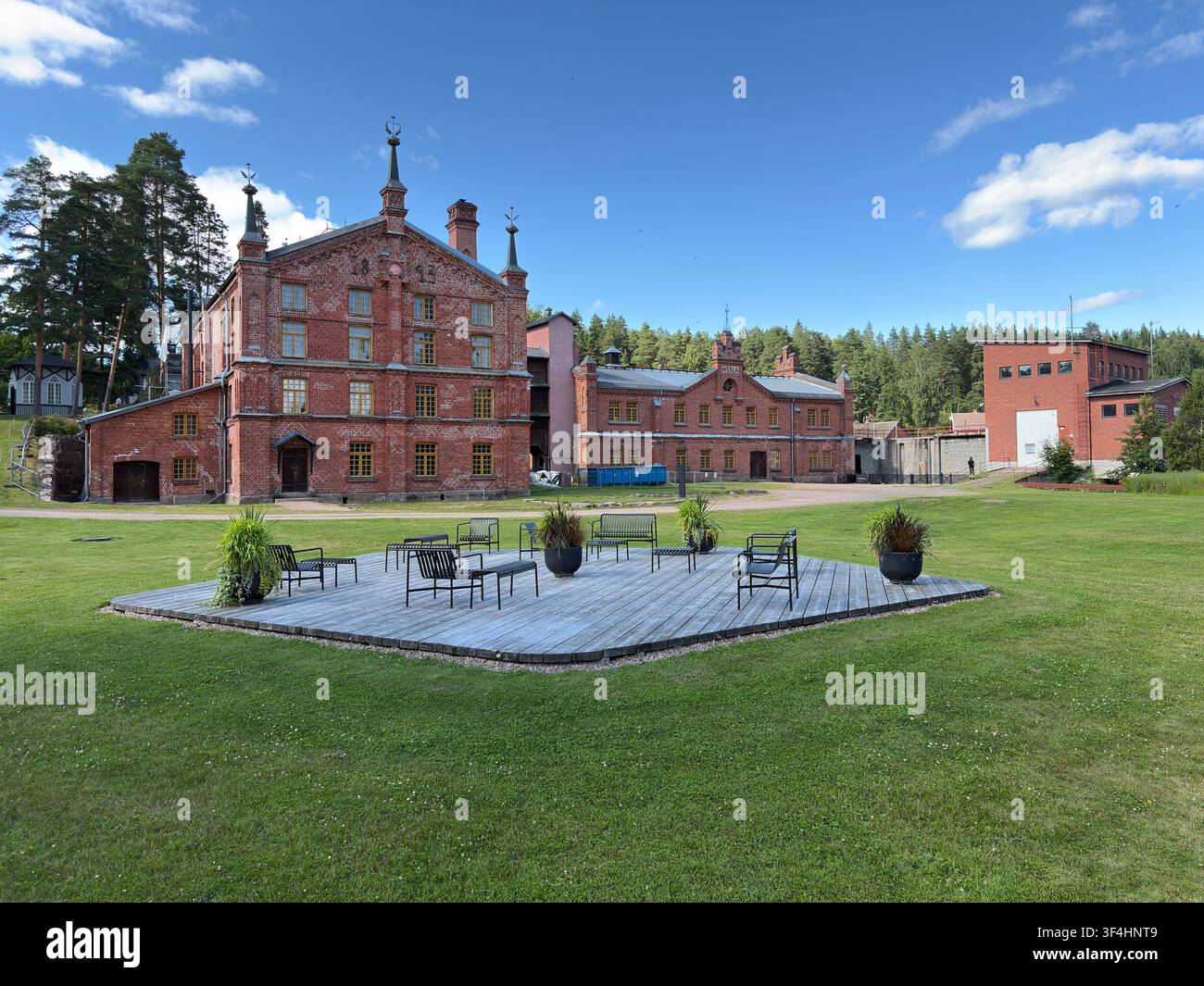 Verla 16 juil. 2026, Finlande : le village historique de la moulin Verla, un site du patrimoine mondial de l'UNESCO unique situé à Kouvola, en Finlande. - Image de stock capturée avec un smartphone