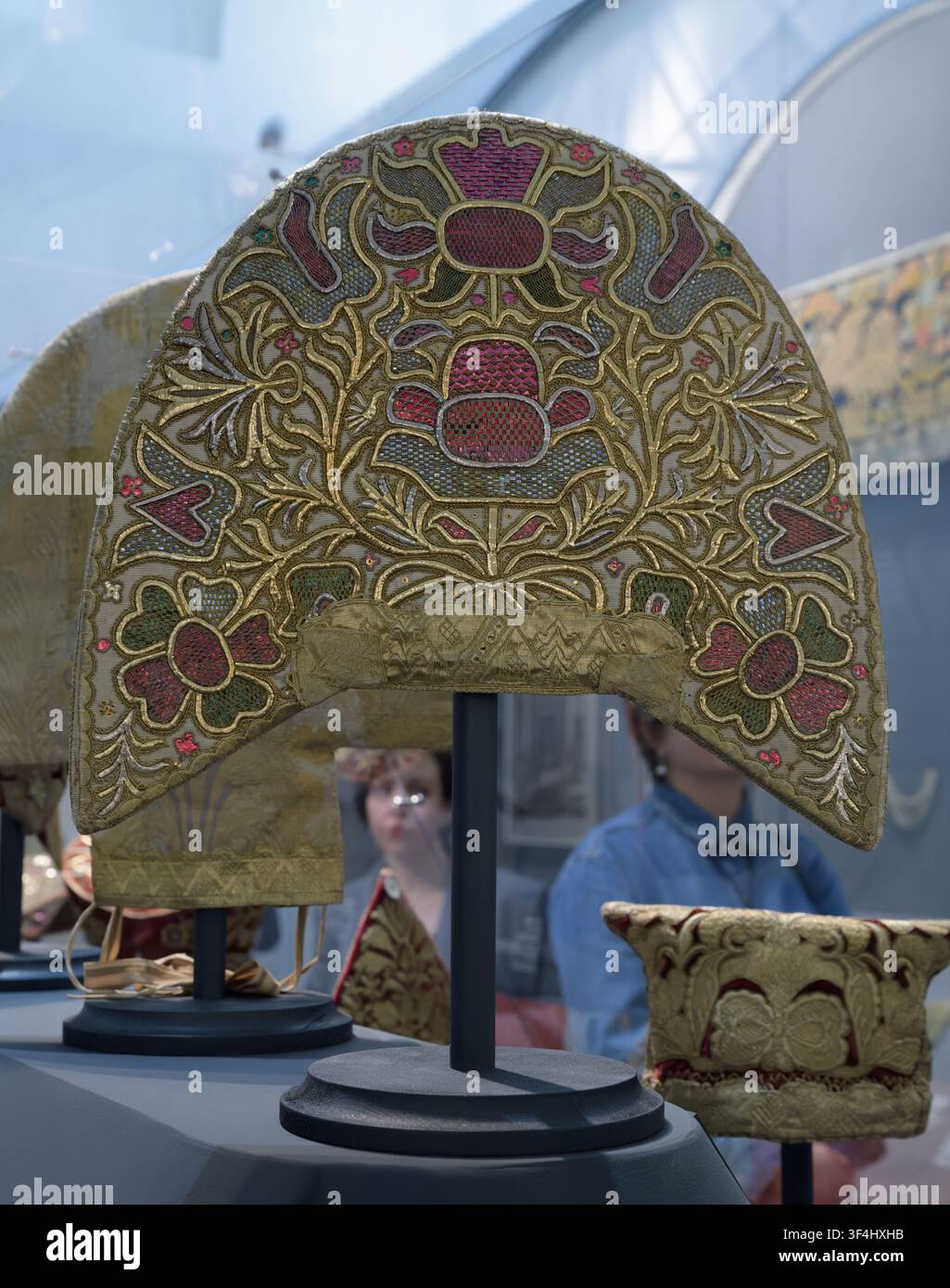 Coiffe traditionnelle russe Kokoshnik, Collection Schabelsky du 18e-19e siècle Banque D'Images