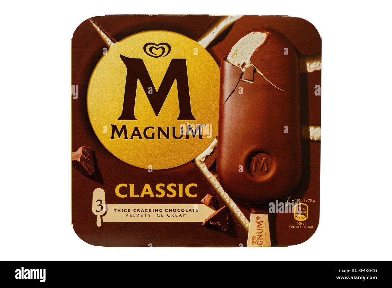 Boîte de 3 glaces Magnum Classic isolées sur fond blanc - UK Banque D'Images