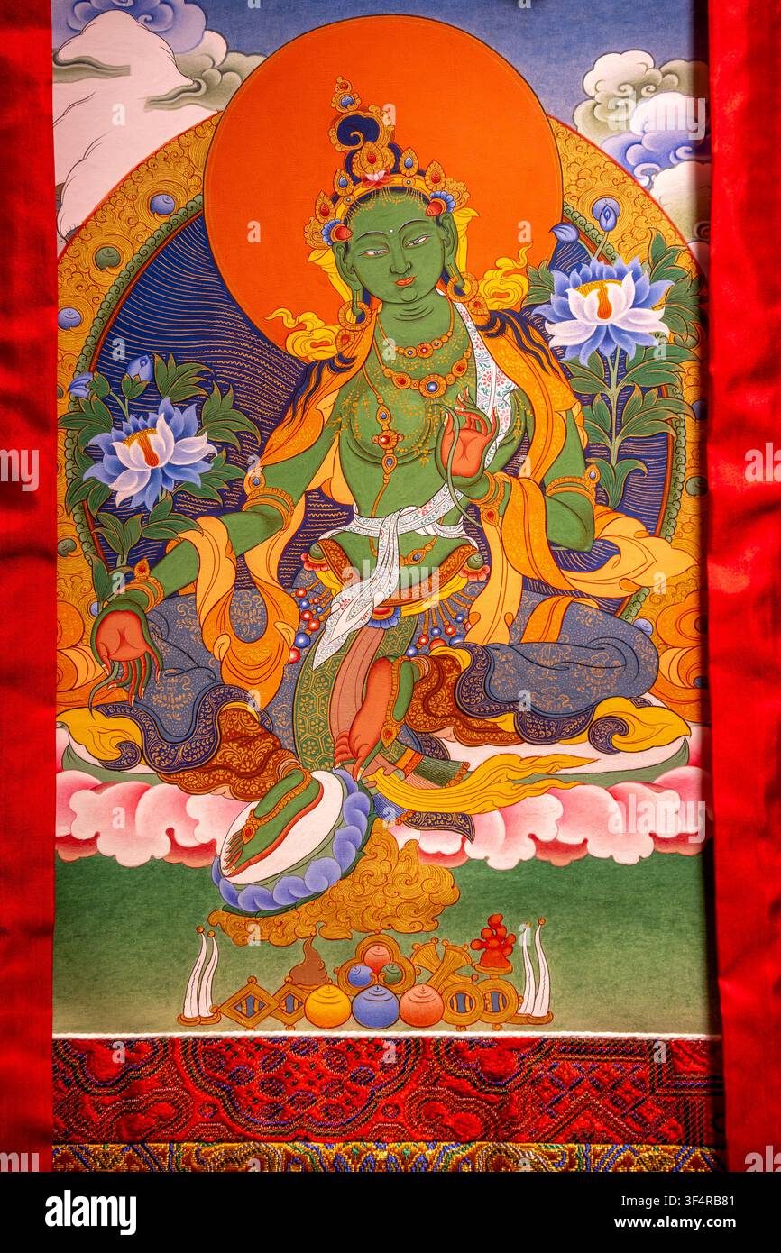 Institut Norbulingka, Sidhpur, Himachal Pradesh, Inde. Peinture thangka tibétaine représentant la Tārā verte Banque D'Images