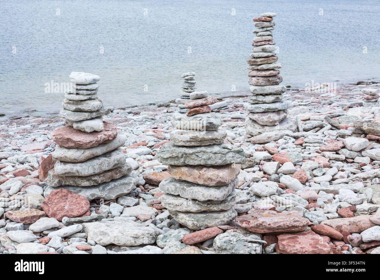 Cairn de pierre à la plage Banque D'Images