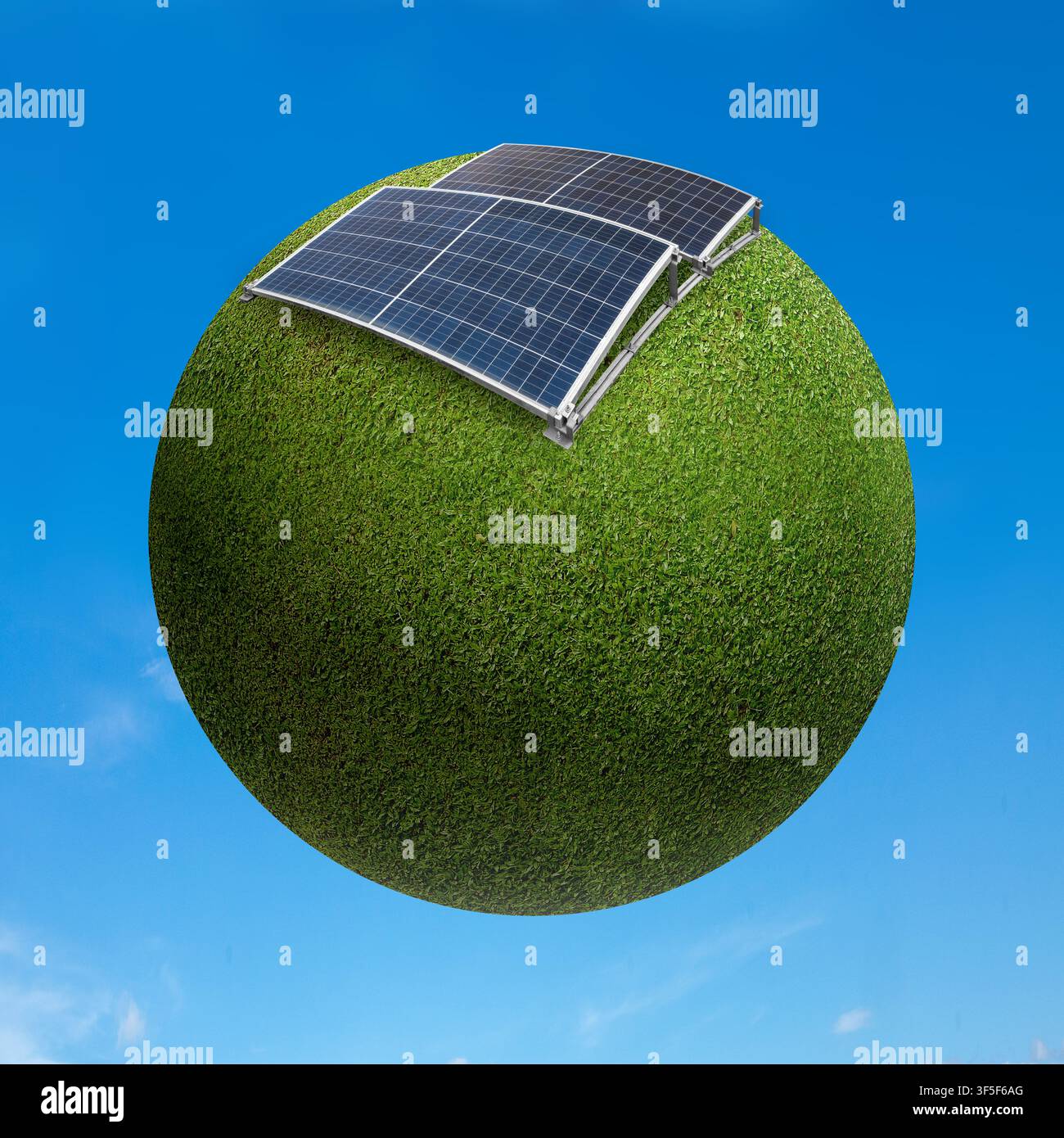 Panneaux solaires sur une terre sphérique en herbe verte flottant dans un ciel bleu. Un concept pour les énergies renouvelables, la durabilité et la protection de l'environnement pour Banque D'Images