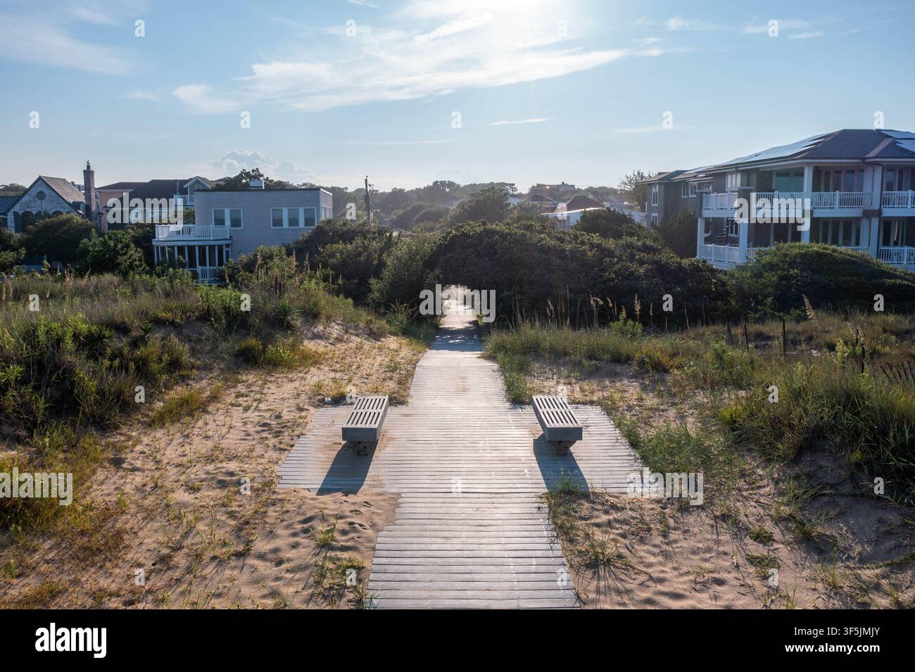 Vue aérienne Accès à la plage et sentier à travers les buissons à l'extrémité nord de Virginia Beach Banque D'Images