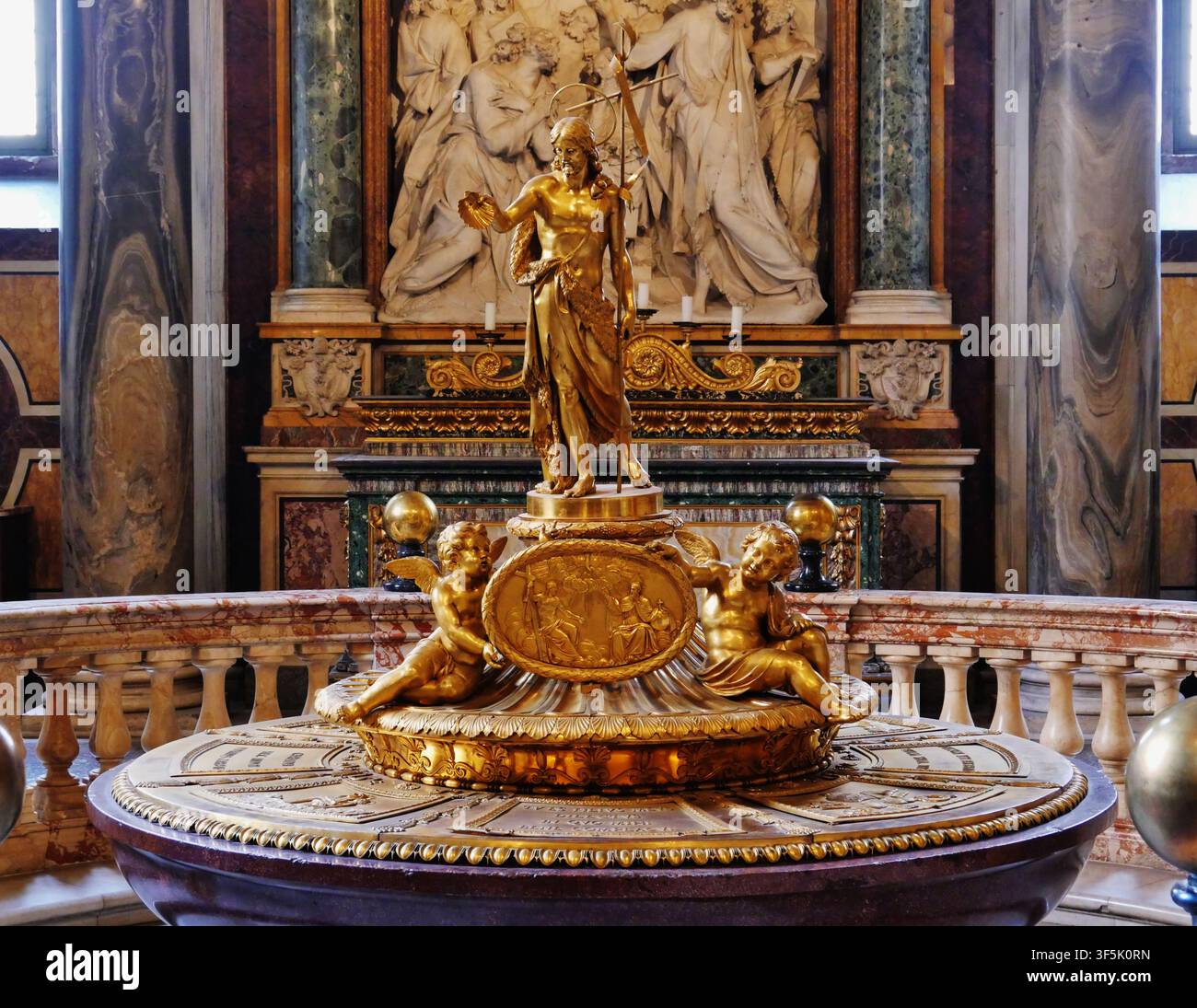 Font baptismal du baptistère de la basilique papale Sainte-Marie Majeure/Sainte-Marie la Grande, Rome, Latium, Italie, avril 2024 Banque D'Images