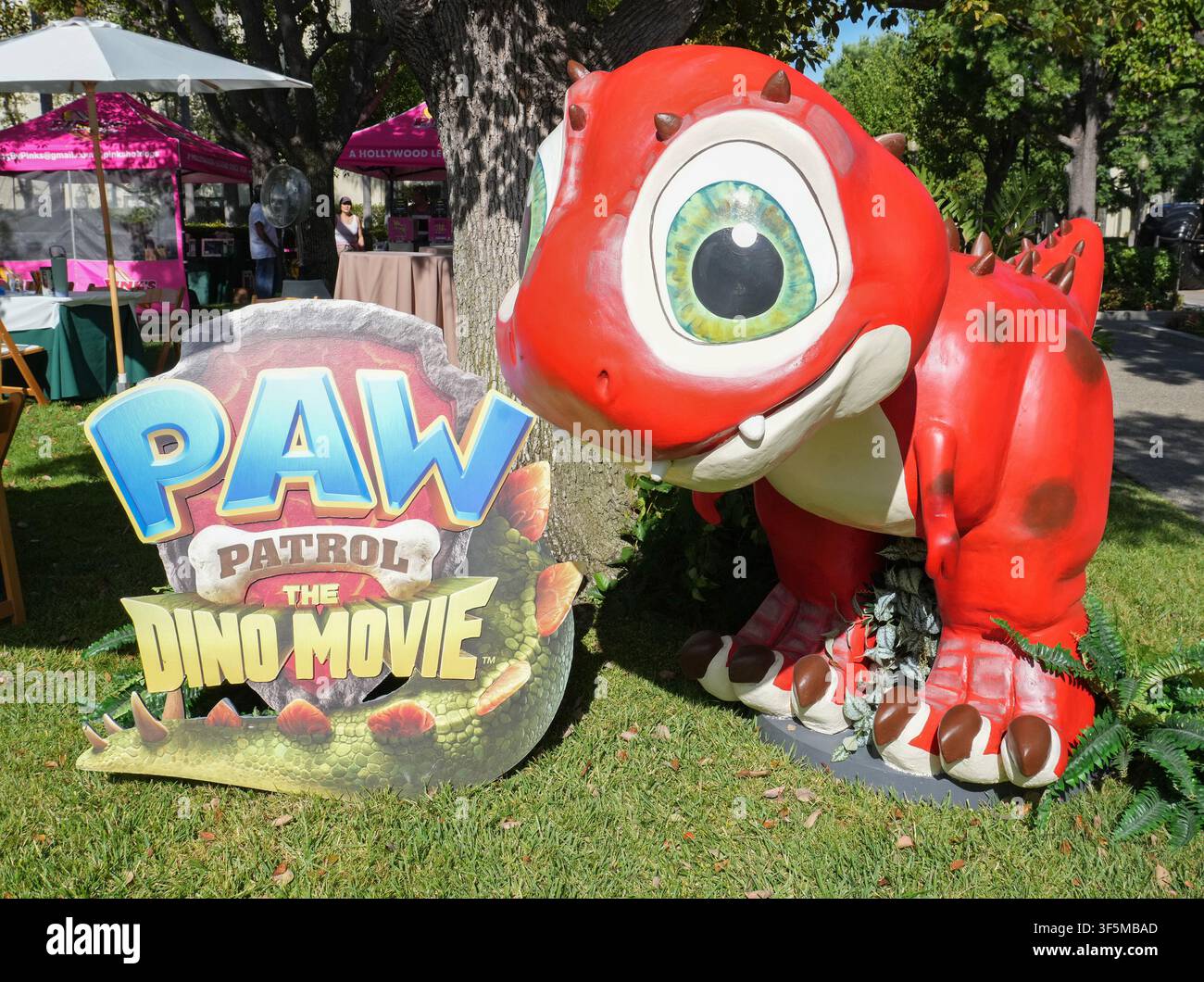 Los Angeles, États-Unis. 02 août 2026. Ambiance à la première de PAW PATROL: THE DINO MOVIE de Paramount Pictures au Paramount Pictures Studios à Los Angeles, CA le dimanche 2 août 2026. (Photo de Sthanlee B. Mirador/Sipa USA) Crédit : Sipa USA/Alamy Live News Banque D'Images
