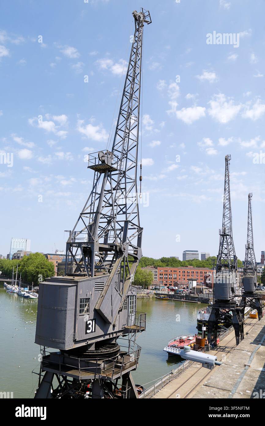 Grues sur les quais de Bristol, Royaume-Uni Banque D'Images