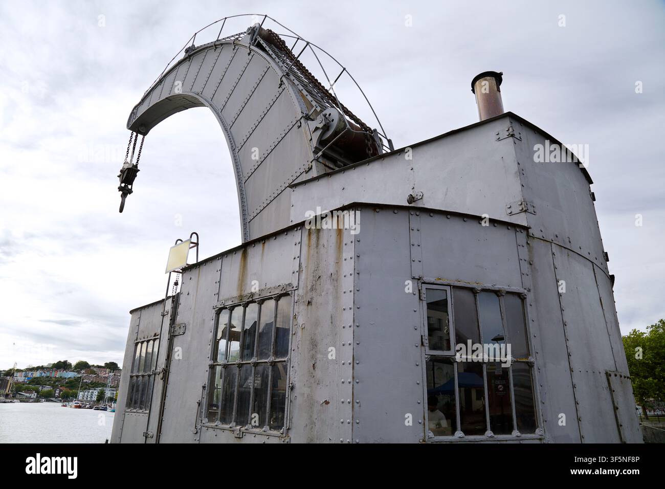 La grue à vapeur Fairbairn dans le port de Bristol, en Angleterre Banque D'Images