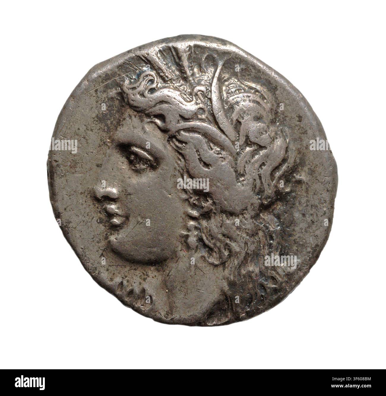 Stater : Tête de Déméter (face), 330-300 av. J.-C. Grec, frappé à Métaponte (Italie du Sud). Argent ; diamètre : 2,1 cm (13/16 po). Déméter est l’ancienne déesse grecque de l’agriculture, des récoltes et des céréales, connue dans la mythologie romaine sous le nom de Cérès. En tant que l’une des douze divinités olympiques majeures, elle contrôle la fertilité de la terre et le changement des saisons Banque D'Images
