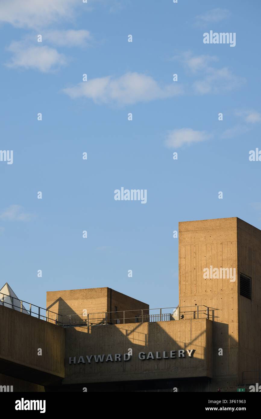 Hayward Gallery, Southbank Centre, Londres, Royaume-Uni. 25 juil. 2026. La Hayward Gallery fait partie du plus grand Southbank Centre, un complexe de lieux artistiques b Banque D'Images