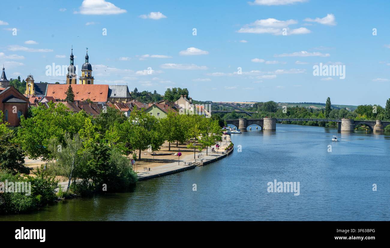 Vue de la ville de Kitzingen sur le Main dans le Bas-Franconie, Bavière, Allemagne Banque D'Images