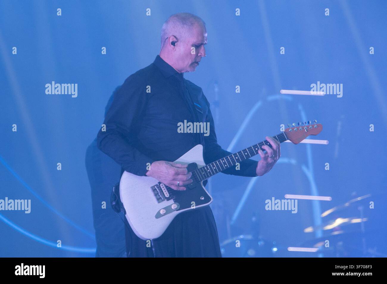 Londres, Royaume-Uni. 06 août 2026. À l'image : le chanteur-compositeur et guitariste anglais Steve Harris du groupe de Gary Numan en tête d'affiche au Crystal Palace Bowl dans le cadre de la série de concerts Palace Bowl Presents. Crédit : Justin Ng/Alamy Live News Banque D'Images