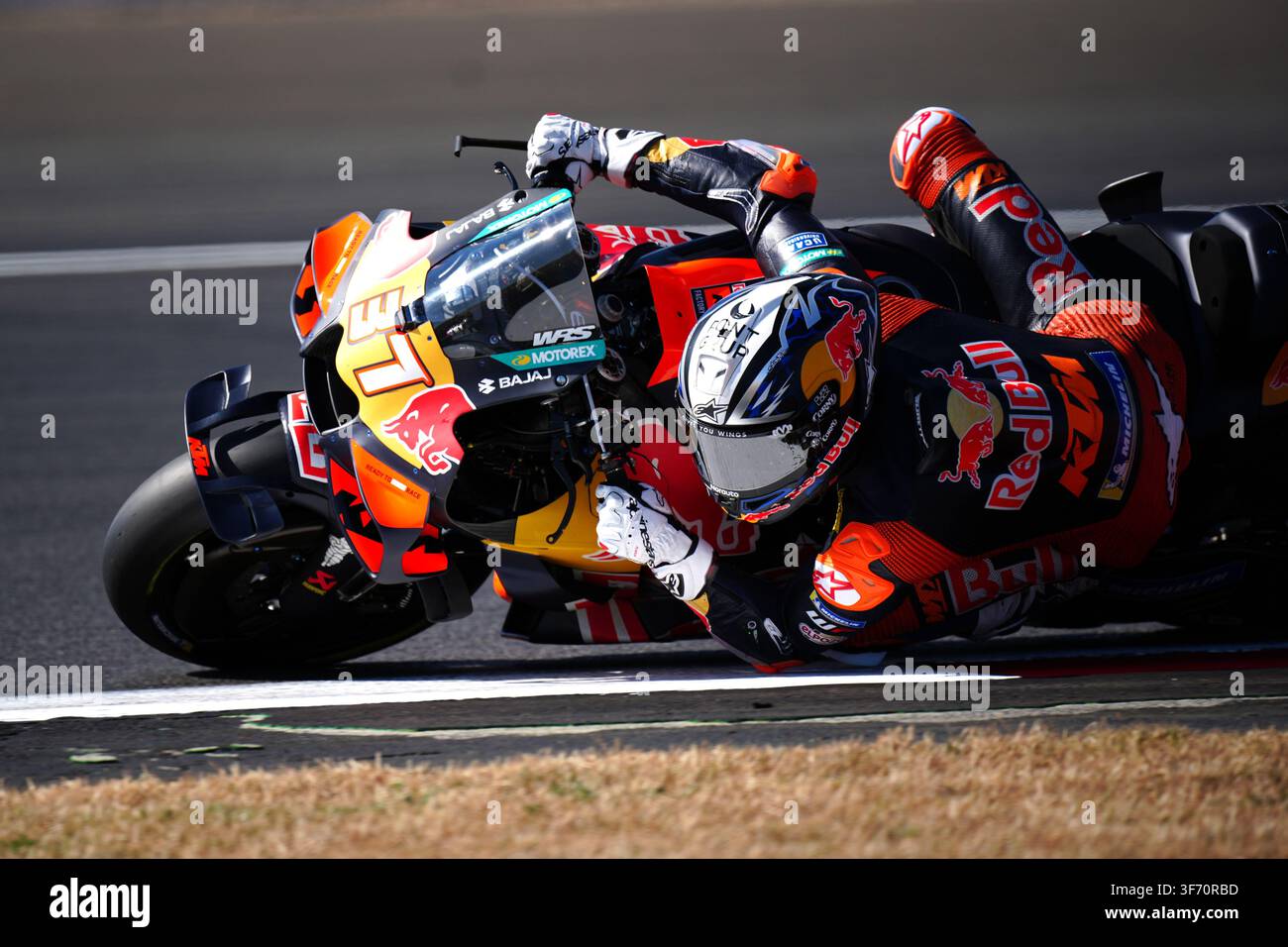 Pedro Acosta de Red Bull KTM Factory Racing lors de l'entraînement avant le Grand Prix britannique Tissot MotoGP 2026 à Silverstone, Towcester. Date de la photo : vendredi 7 août 2026. Banque D'Images