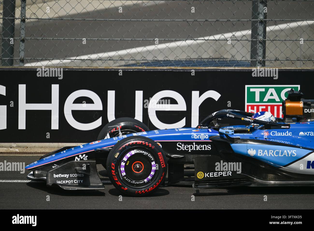 Carlos Sainz d'Espagne conduisant la voiture de Formule 1 Atlassian Williams F1 Team FW48 sur la piste pendant le week-end du Grand Prix de Hongrie 2026 à Hungaroring Banque D'Images