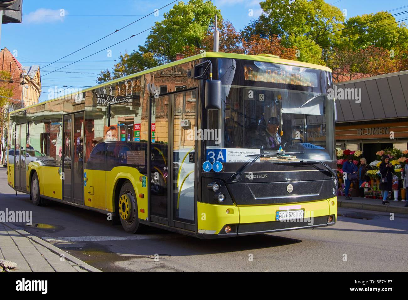 11 octobre 2019 Ukraine Lviv, transport urbain dans la rue de la ville Banque D'Images