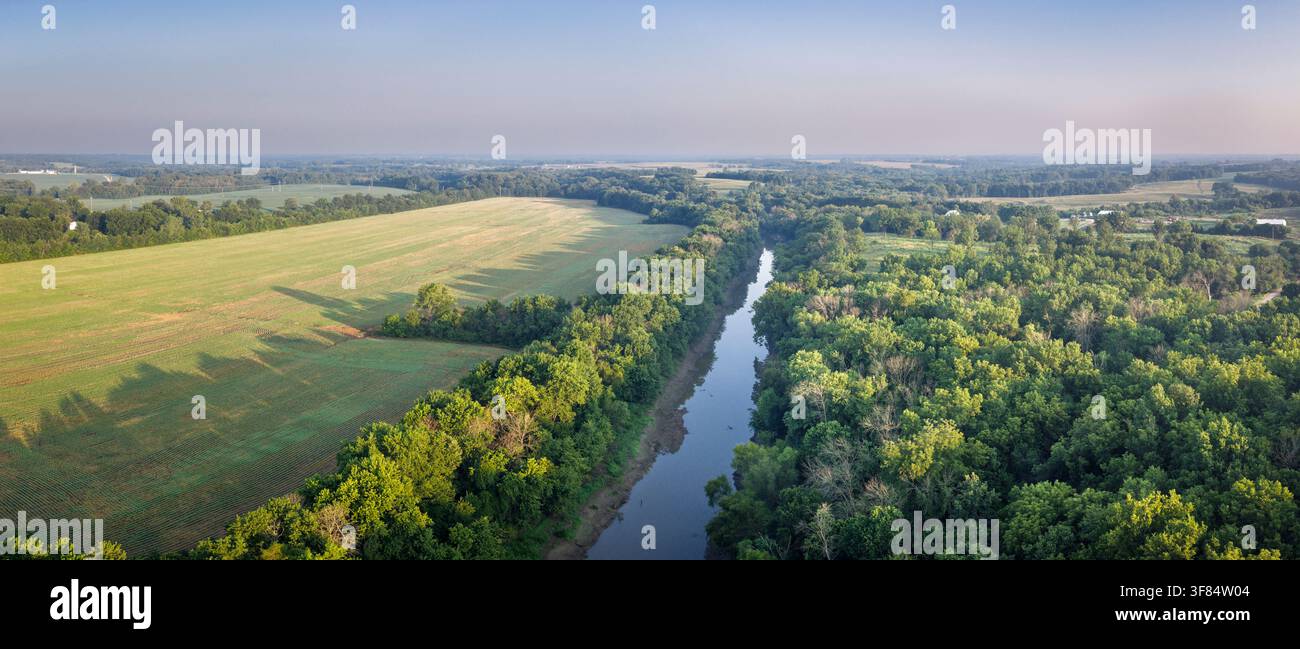Paysage rural du centre du Missouri avec la rivière Blackwater près de la ville de Blackwater Banque D'Images