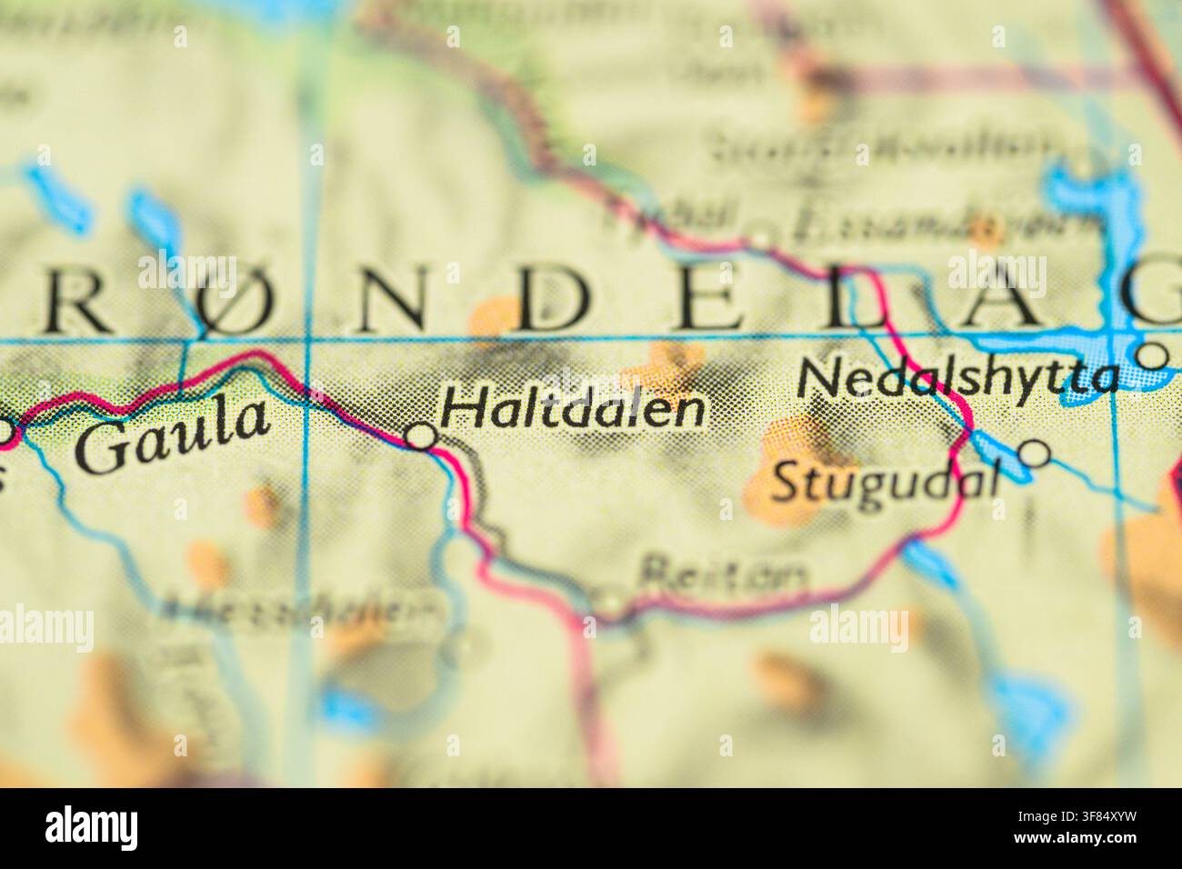 Vue rapprochée d'une carte de voyage de la région de Ronde en Norvège Banque D'Images