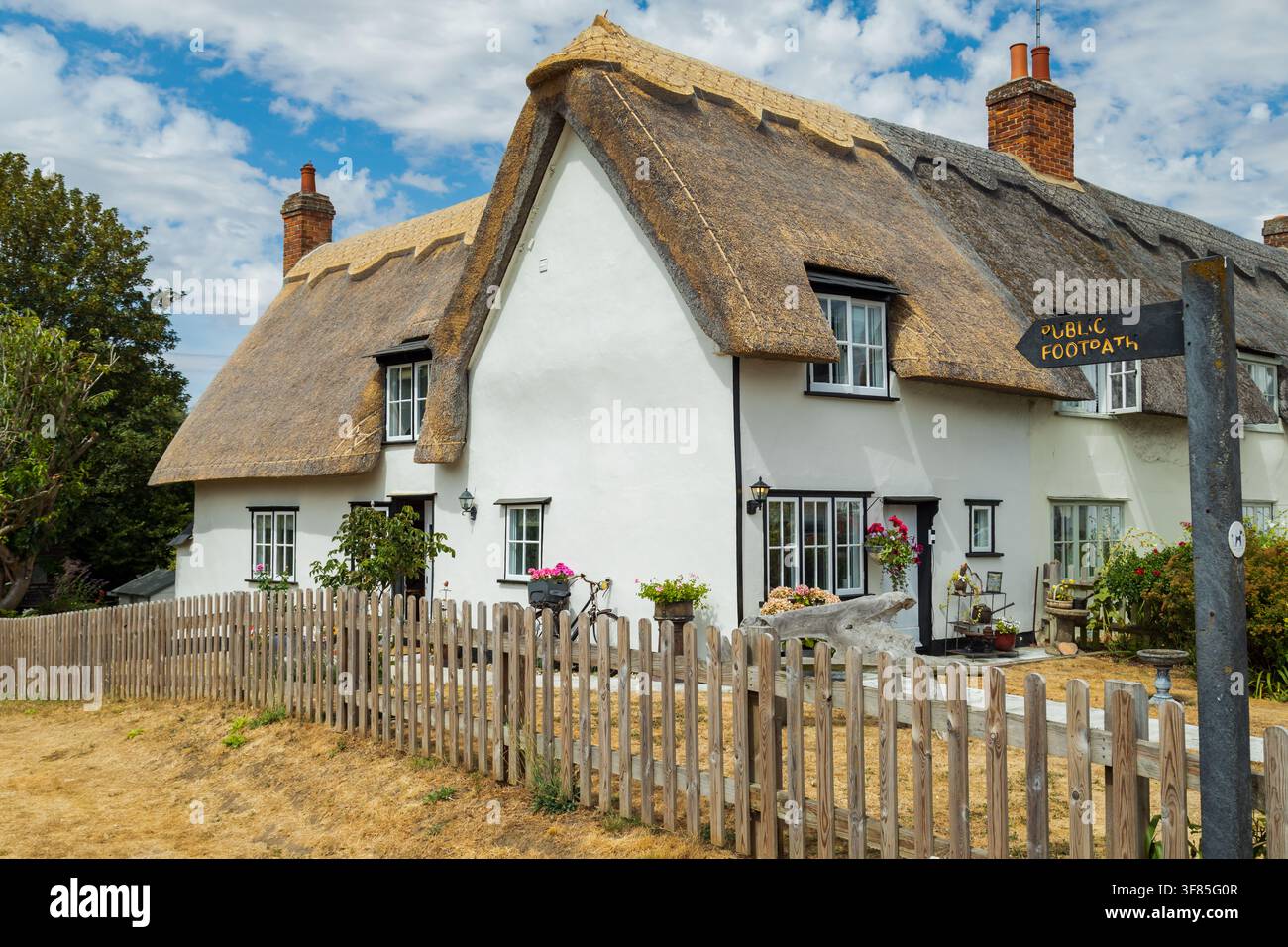 Cottage en chaume à Finchingfield, Essex, Angleterre. Banque D'Images