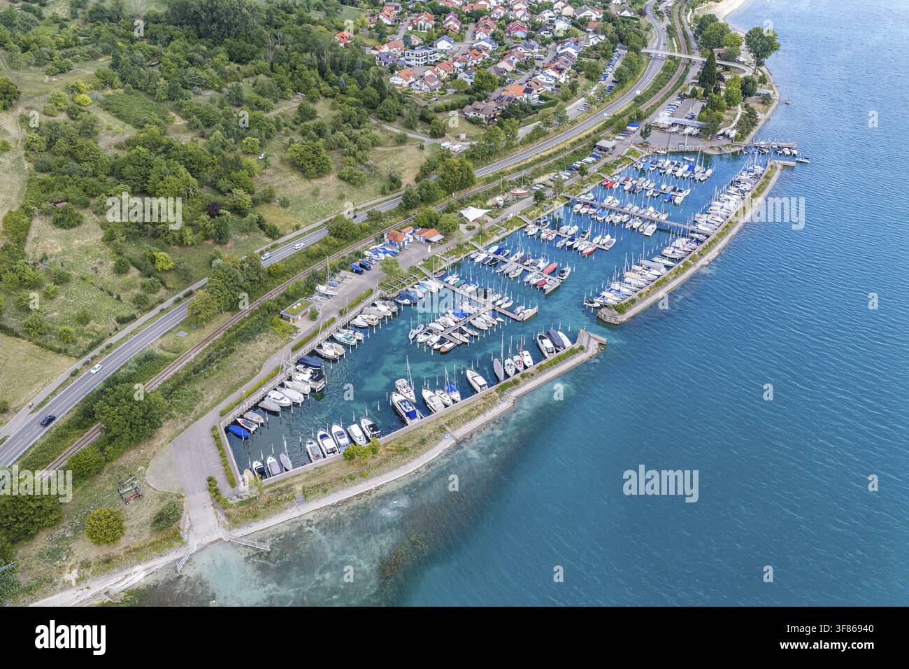 Lac de Constance près de Sipplingen. marina. Sipplingen, Bade-Wurtemberg, Allemagne Banque D'Images