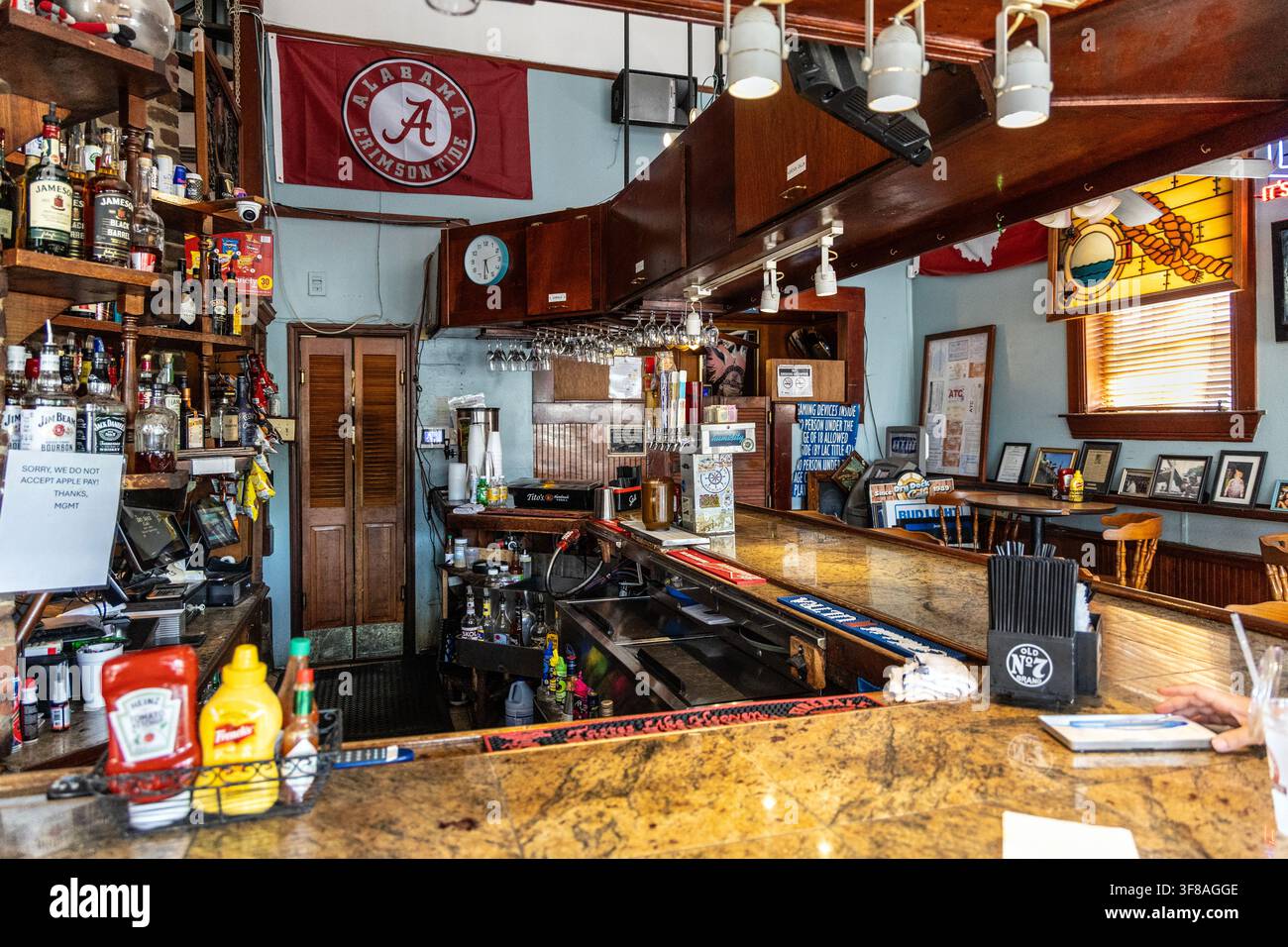 Intérieur du Dry Dock Café à Algiers Point, La Nouvelle-Orléans, Louisiane, États-Unis Banque D'Images