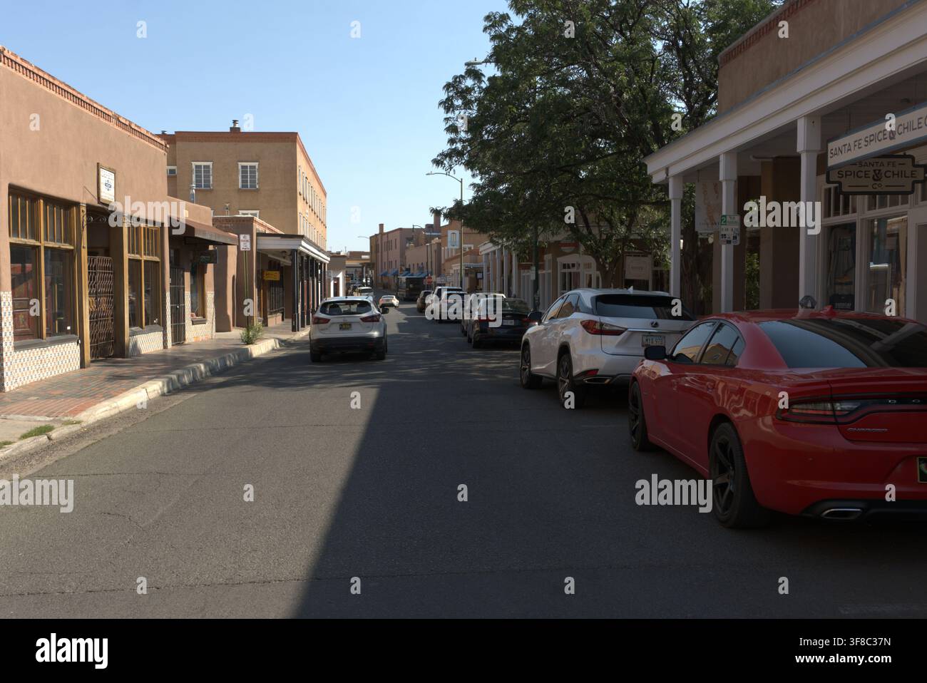 Santa Fe, Nouveau-Mexique, États-Unis 06, août 2026 - Vue de rue de l'ancien sentier historique de Santa Fe Banque D'Images