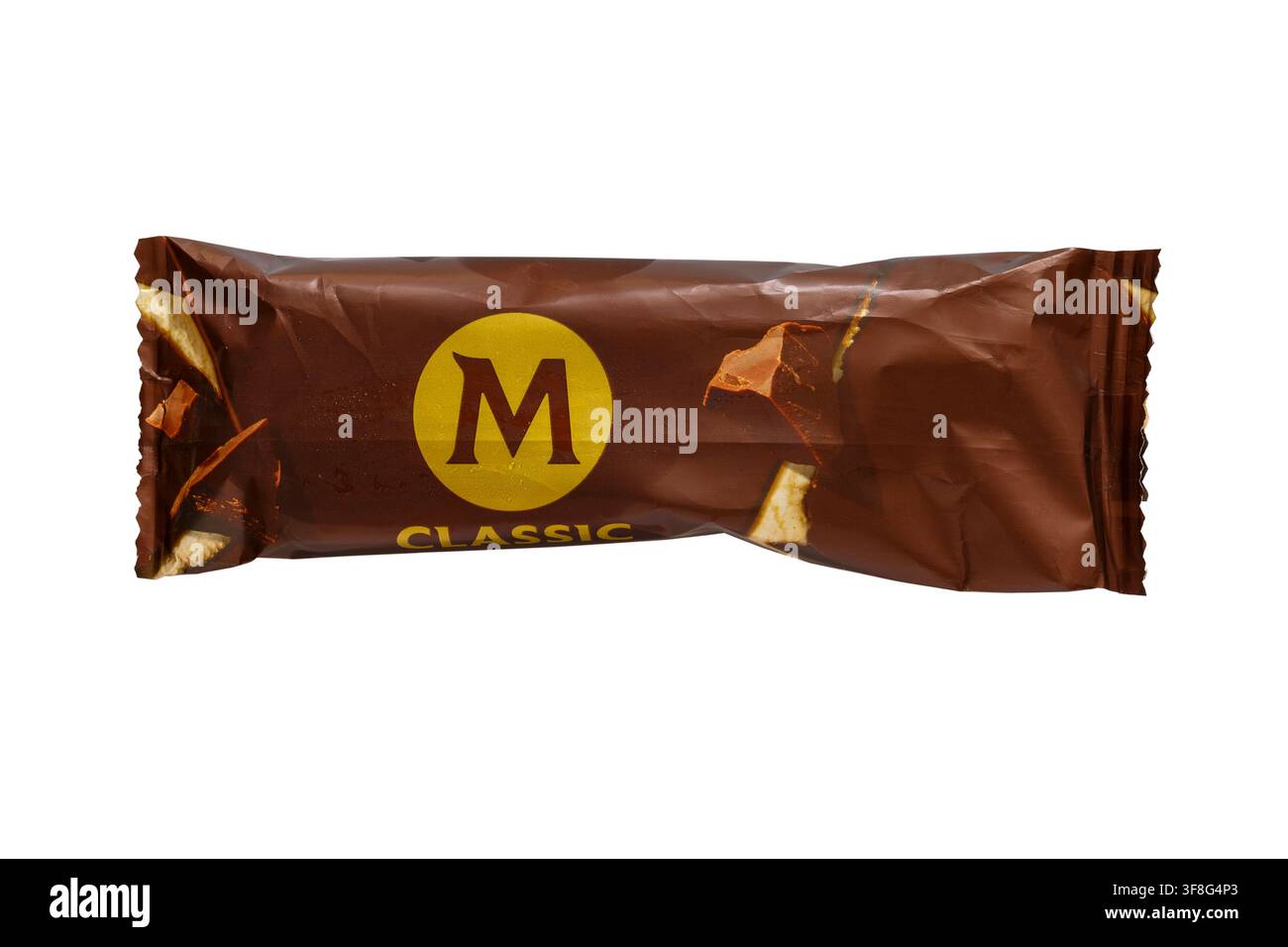 Magnum Classic glace isolée sur fond blanc - UK Banque D'Images