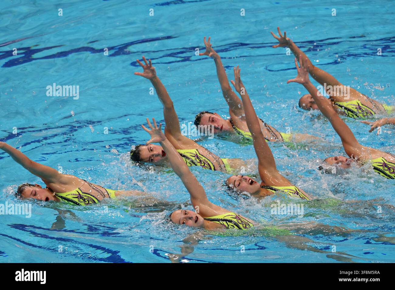 Budpaest, Hongrie. 12 août 2026. L'équipe d'Espagne se produit lors de la finale technique par équipes des Championnats du monde juniors de natation artistique à Budapest, Hongrie, le 12 août 2026. Crédit : Attila Volgyi/Xinhua/Alamy Live News Banque D'Images