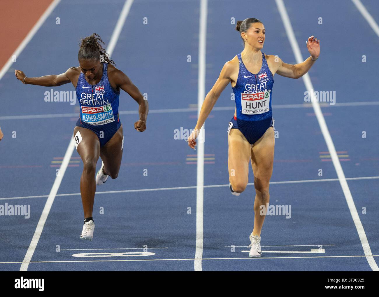 Dina ASHER-SMITH (200m Femmes) et Amy HUNT (200m Femmes) de Grande-Bretagne et d'Irlande du Nord en action pendant la demi-finale du 200m des Championnats d'Europe d'athlétisme Birmingham 2026 à l'Alexander Stadium, Birmingham, Angleterre. Crédit Photo : Mark Dunn Photography. Banque D'Images