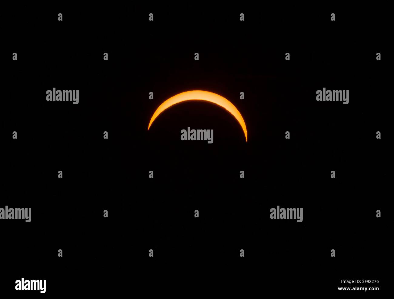 Soleil lors d'une éclipse solaire partielle, événement céleste, éclipse solaire du 12 août 2026, Haute-Bavière, Bavière, Allemagne Banque D'Images