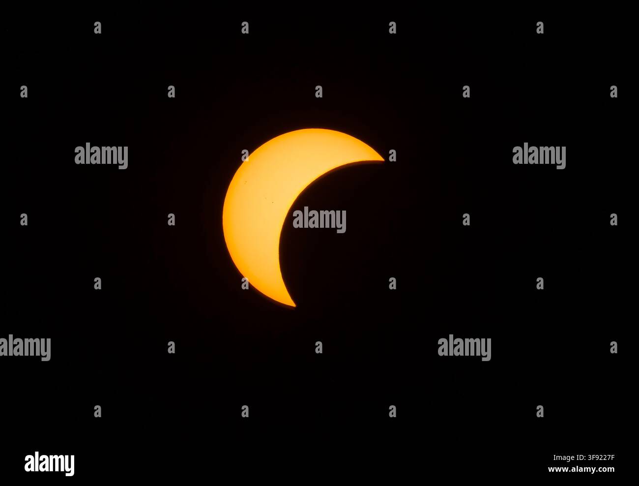 Soleil lors d'une éclipse solaire partielle, événement céleste, éclipse solaire du 12 août 2026, Haute-Bavière, Bavière, Allemagne Banque D'Images