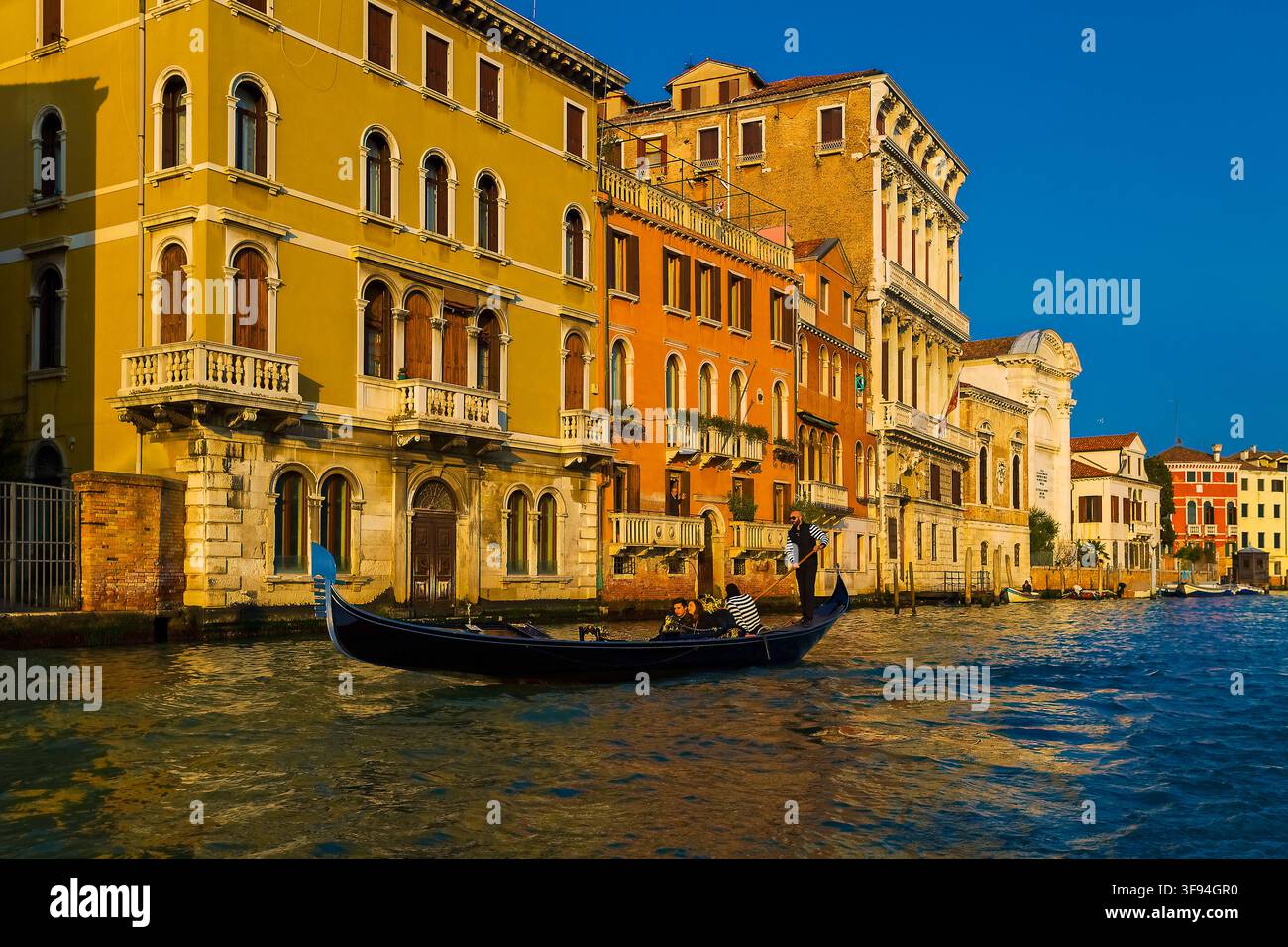 Italie Vénétie Venise gondoles Canal Grande Banque D'Images