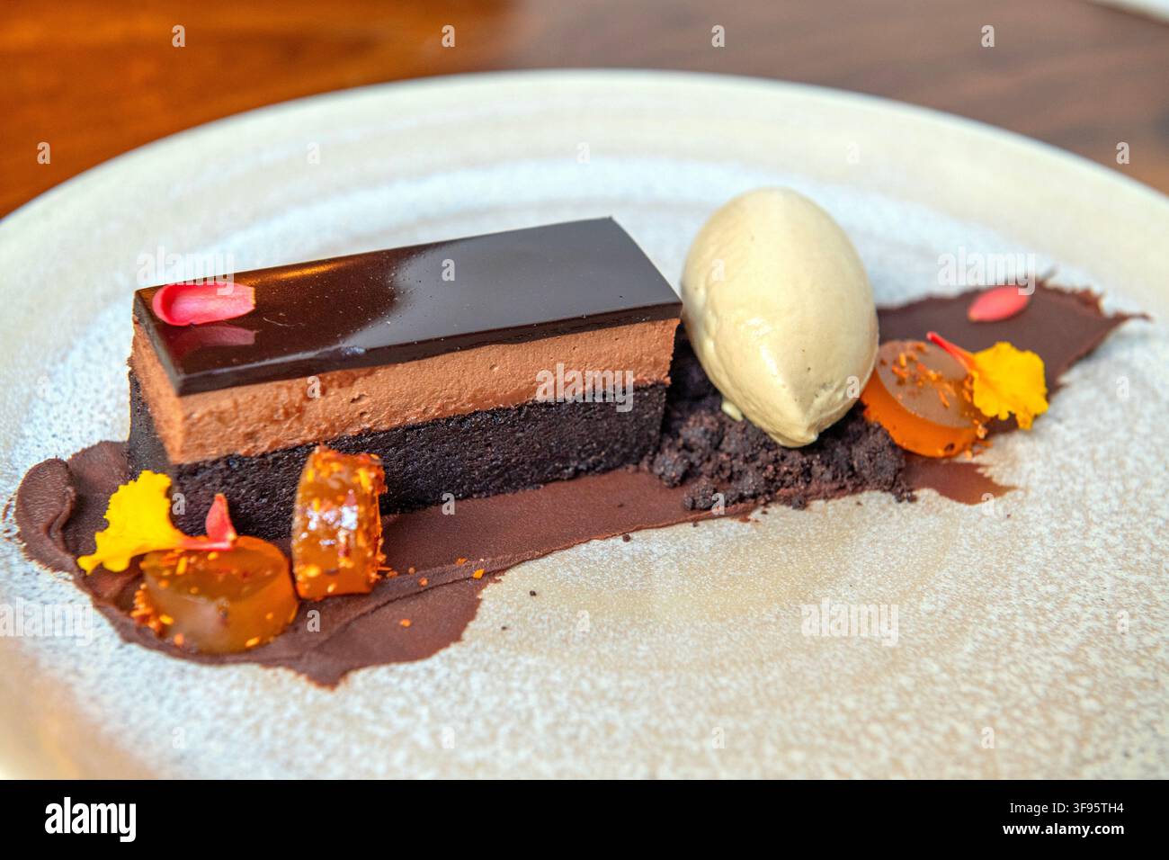 Tarte au chocolat à la Fonda San Miguel, Austin, Texas, le 17 octobre 2024. (Photo par John Anderson/The Austin Chronicle) Banque D'Images