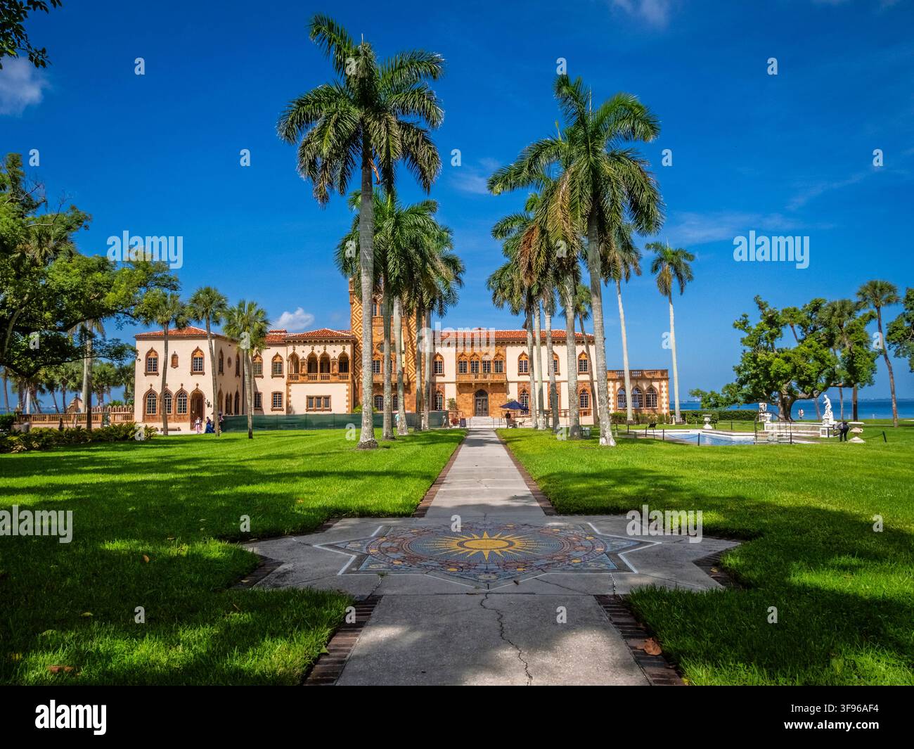 Ca’ d’Zan le somptueux manoir de style méditerranéen Revival de John & Marble Ringling à Sarasota, Floride, États-Unis Banque D'Images