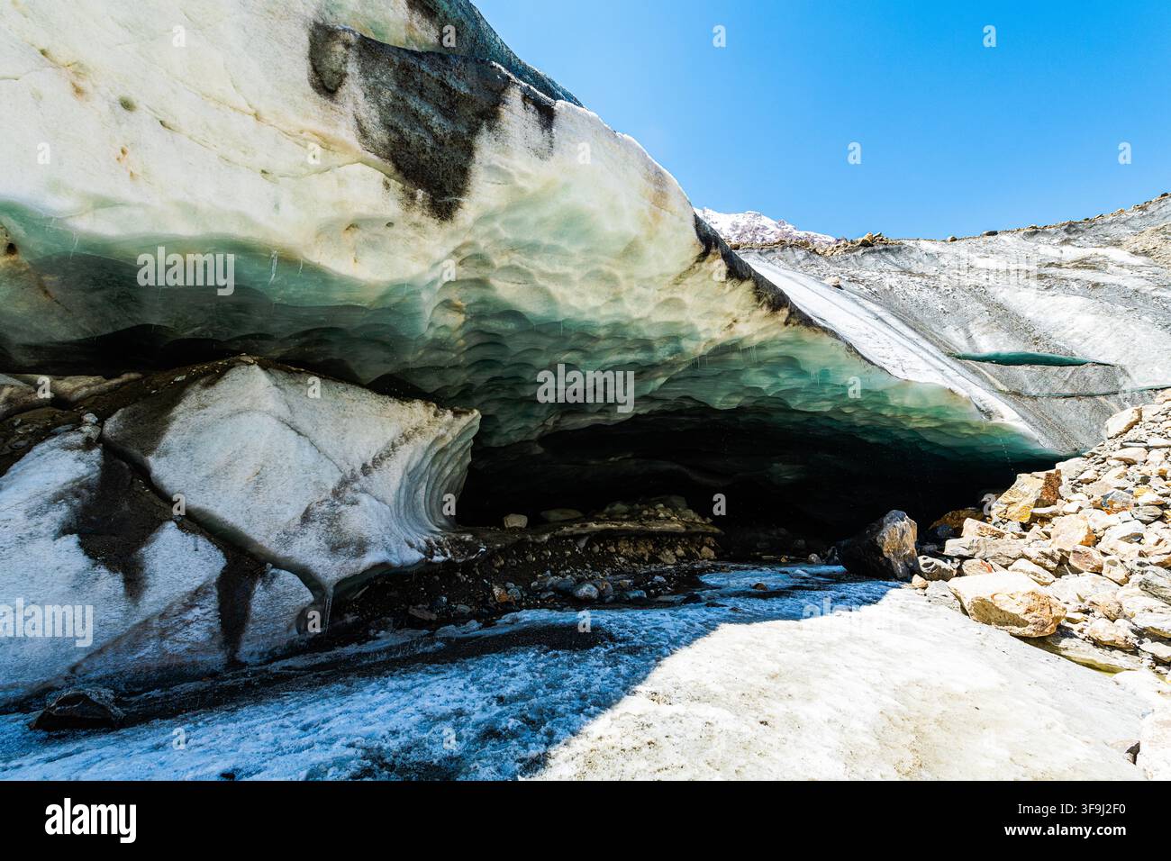 Formations de glace bleue près de la grotte de glace de Gongga Banque D'Images